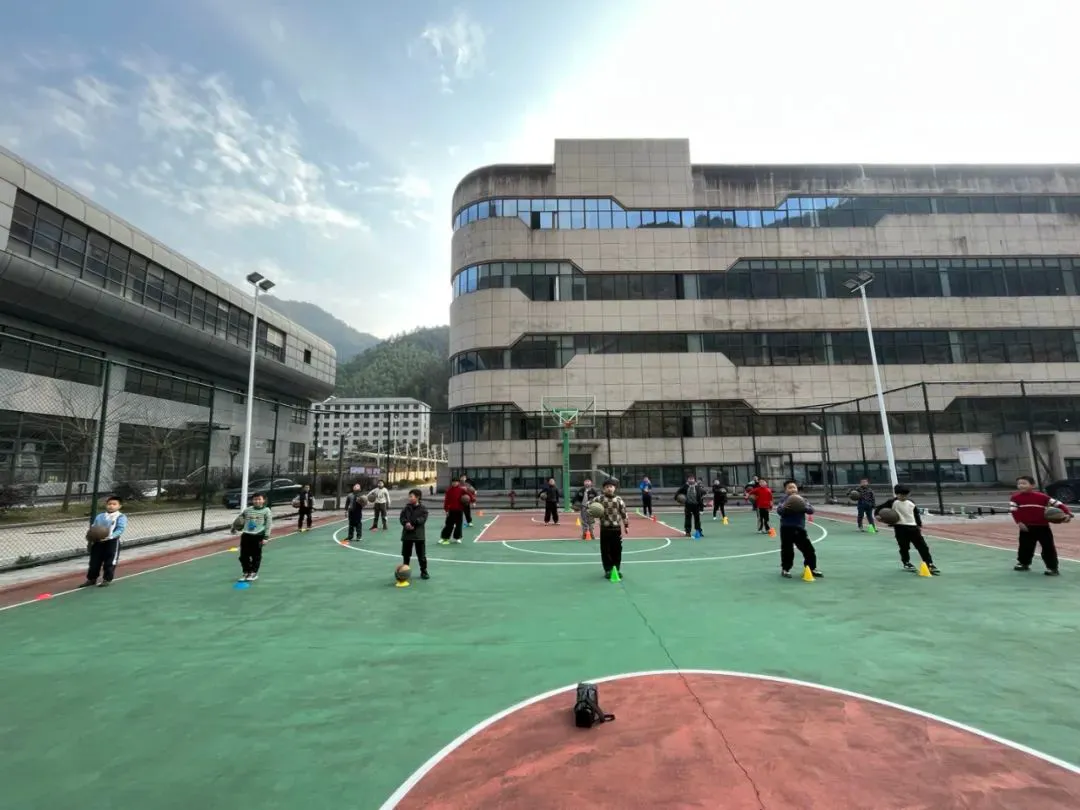 为什么篮球不同位置需要不同的训练重点_1